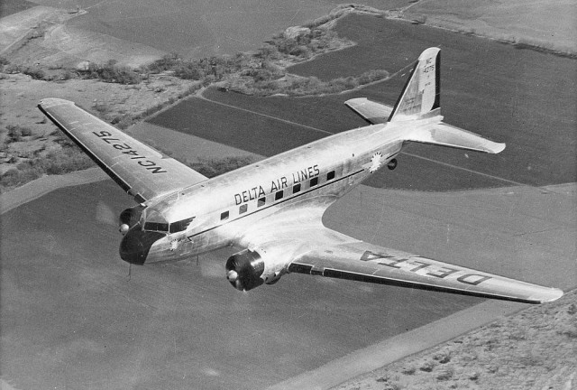 Самолёт-эпоха. Douglas DC-3 (C-47, Ли-2).
