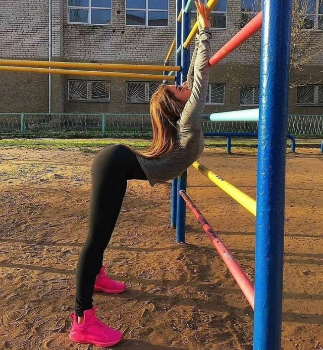 Девушки в спортивной форме - 6