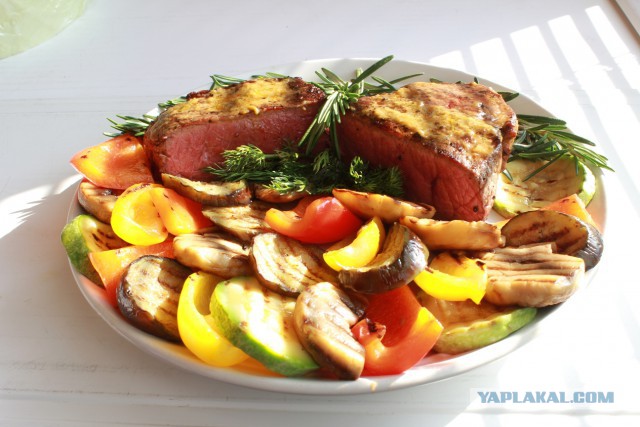 Вкусное обаяние Кулинарии, Повара ЯПа поздравляют милых дам!