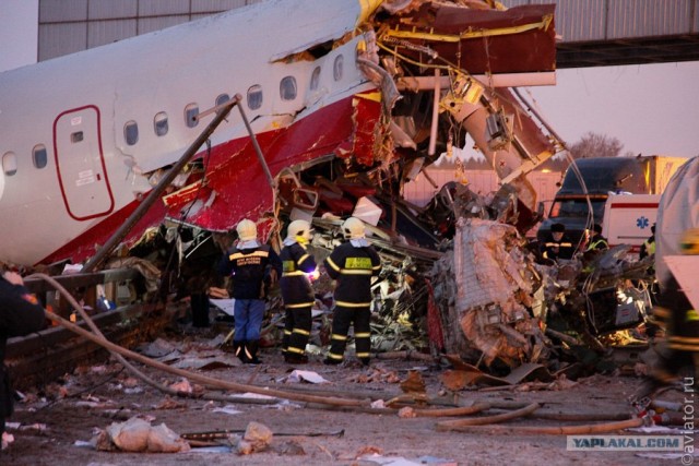 Во Внуково разбился пассажирский самолет Ту-204