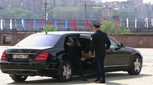 Авто фельдъегерей сбило участника движения "СтопХам" в Москве