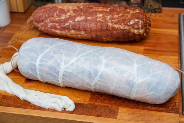 Coppa Nostrana - сыровяленая свиная шейка с белой плесенью