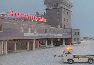 В аэропорту Норильска ветром снесло Boeing