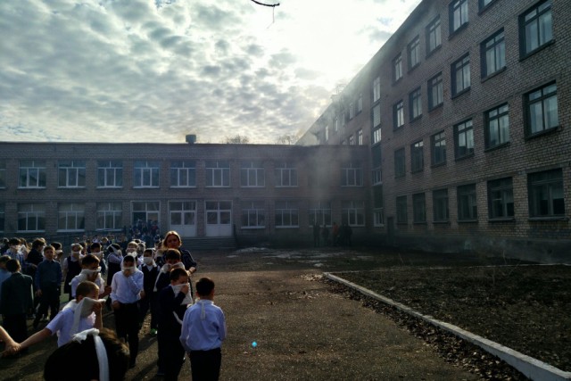 Ученик напал на школу в городе Стерлитамак