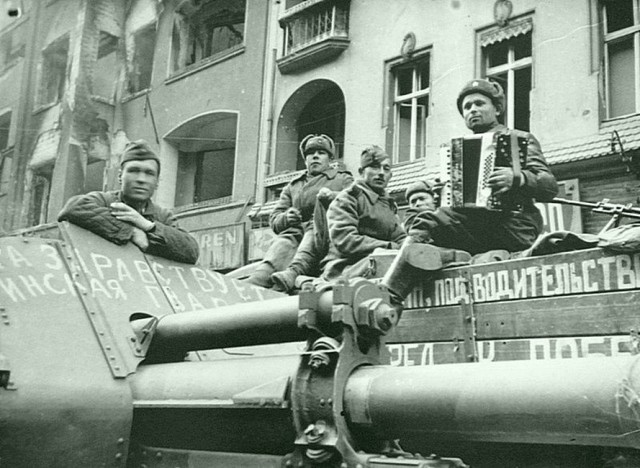 "Боги войны" - Советская артиллерия в годы Великой Отечественной войны