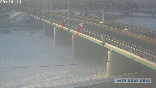 Конфликт на дороге: ярославец набросился на машину женщины с ребёнком