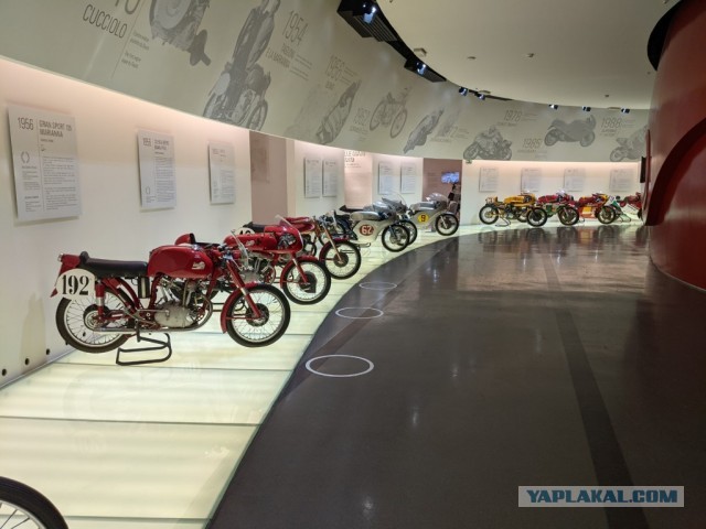Ducati museo. Красивых мотоциклов пост