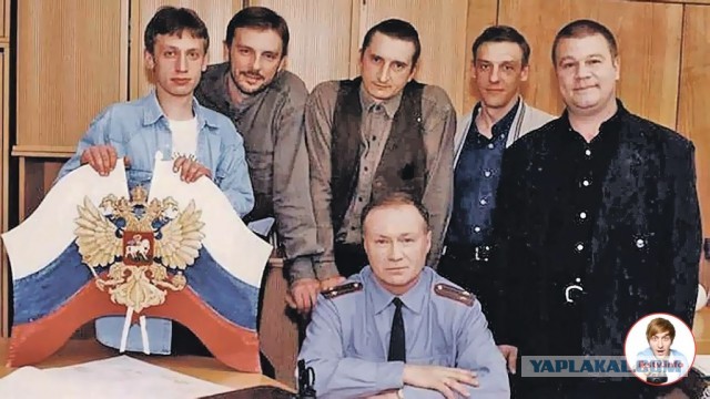 Ровно 25 лет назад — 4 января 1998 года — в эфир вышла первая серия «Улиц разбитых фонарей»