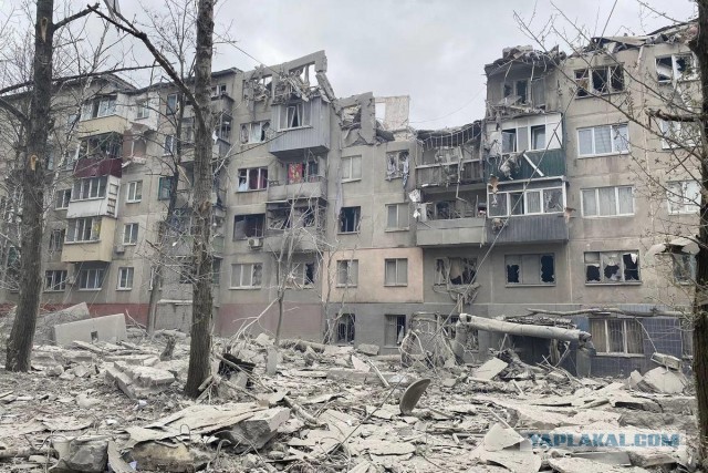 Москва снова под атакой дронов: беспилотник упал недалеко от "Москва Сити"