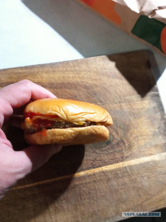 McDonald's* вряд ли вернется в РФ, считает владелец «Вкусно — и точка» Александр Говор.
