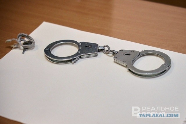 ФСБ: на взятке 700 тысяч рублей поймали военкома Альметьевска