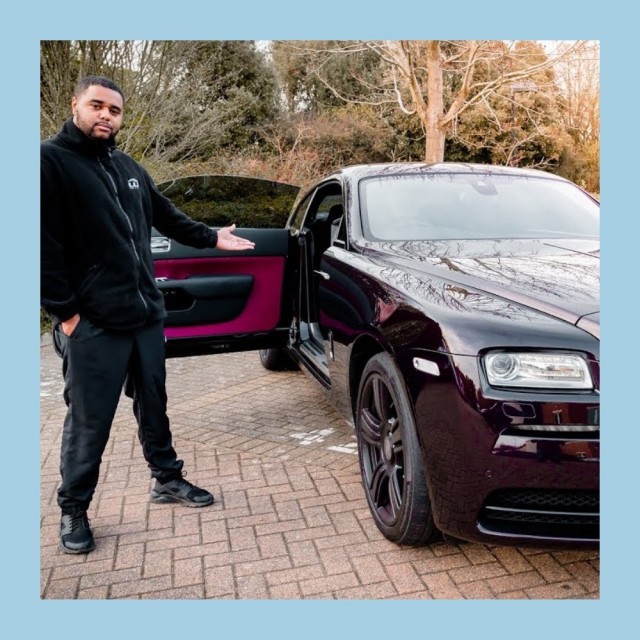 Купи квартиру за 2,6 млрд и получи Rolls‑Royce в подарок