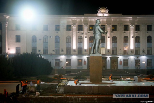 Памятники Ленину