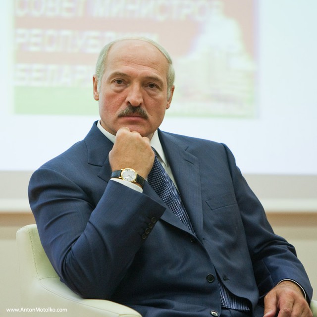 Жизнерадостный Ким Чен Ын стал героем фотожаб