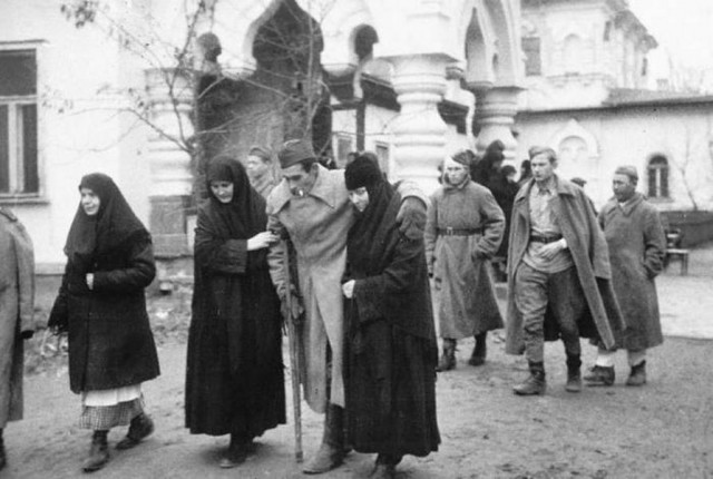 Черно-белые сороковые... Война и весь Мир