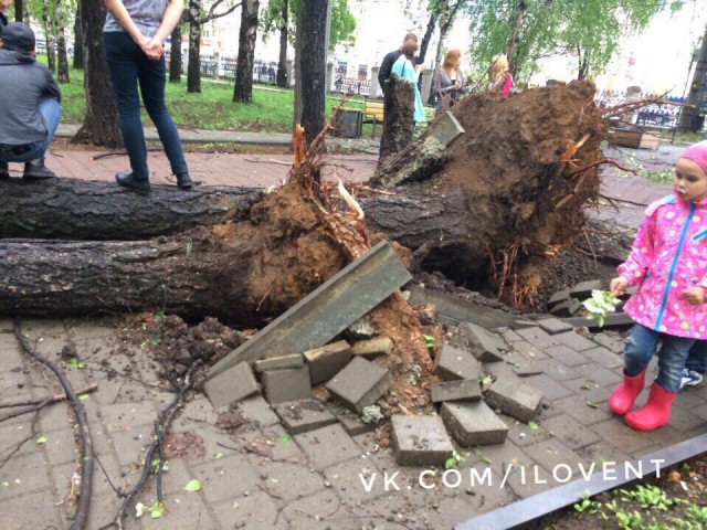 Ураган (сильный шквал) в Нижнем Тагиле