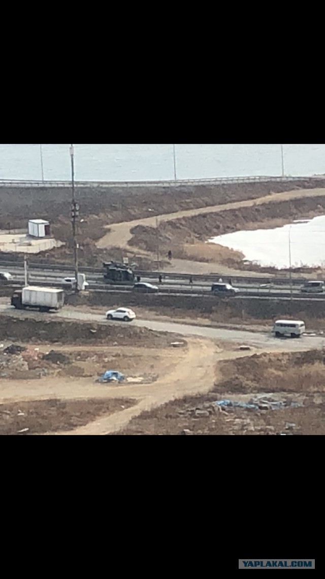 Во Владивостоке перевернулся ЗРПК «Панцирь-С»