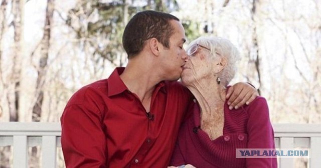83-летняя британка пожаловалась на чрезмерную сексуальную активность 37-летнего мужа-египтянина