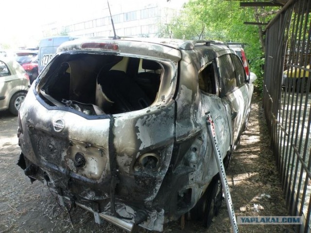 Сгорело две иномарки 07.06.11