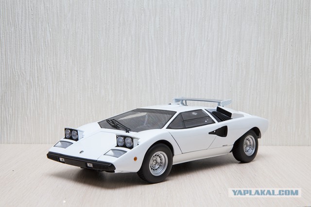 Lamborghini в масштабе 1:18