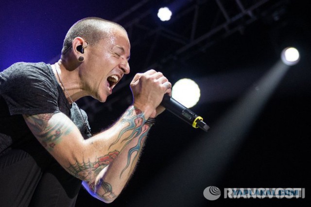 Солист Linkin Park Честер Беннингтон покончил с собой