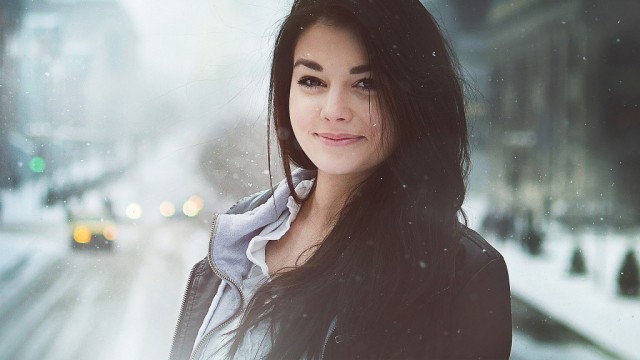 Девушки одетые, симпатичные, но очень эротичные!