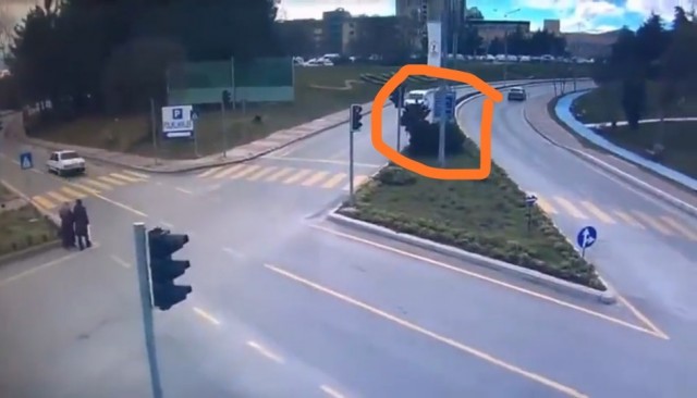 Пешики погибли в "причудливом" ДТП