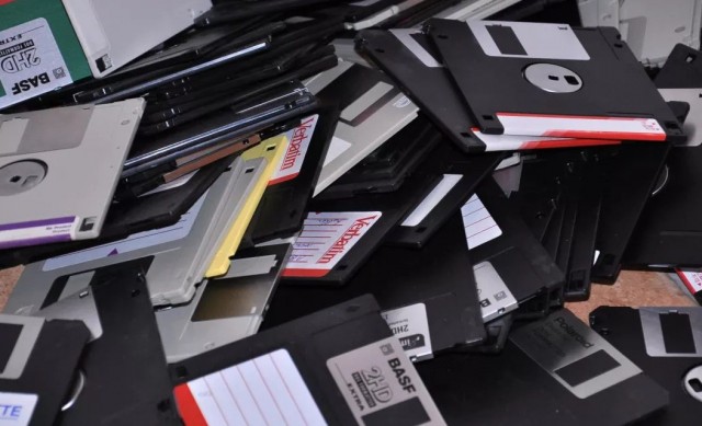 Авиарегулятор США окончательно откажется от дискет и Windows 95 в системах управления полётами