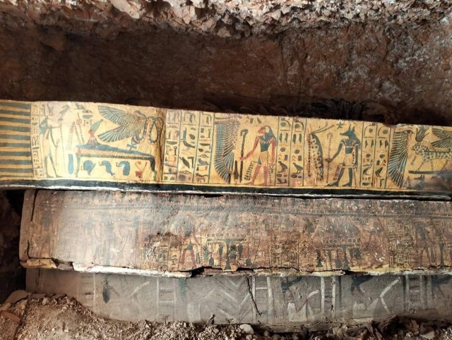 В Луксоре обнаружен крупнейший тайник с саркофагами жрецов эпохи фараонов