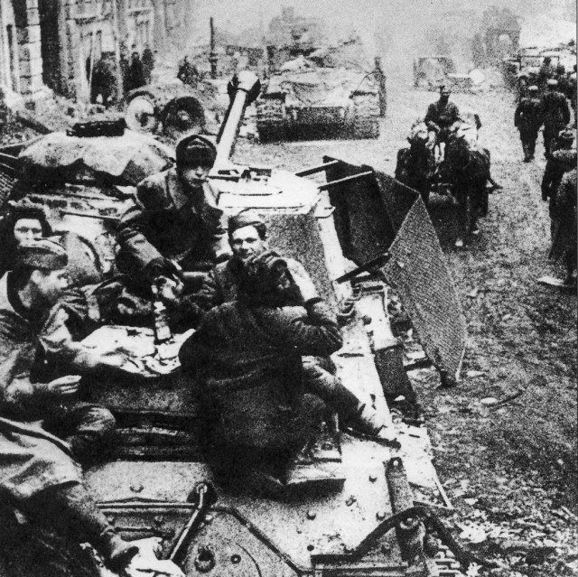 Бронезащита тяжелых танков ИС и КВ.1941-1945гг.