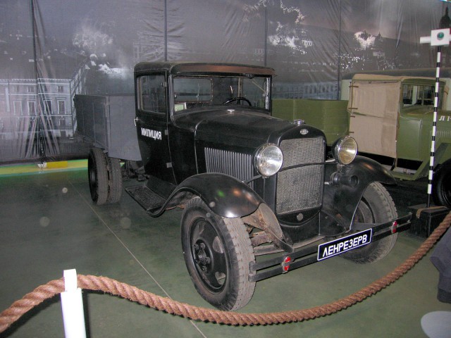 Выставка военных автомобилей. ПО "Ленрезерв", СПб.