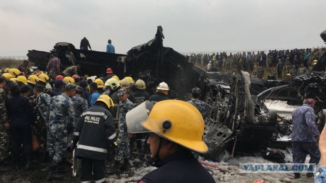 В аэропорту Катманду (Непал) потерпел крушение пассажирский самолёт