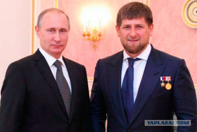 Глава Чечни Рамзан Кадыров пообещал «ломать пальцы и вырывать языки» за оскорбительные комментарии в соцсетях.