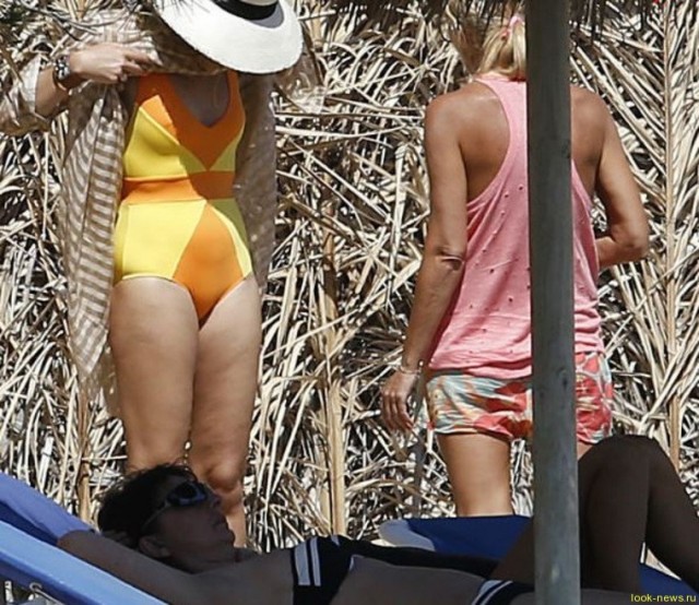 Ксения Собчак снялась полностью обнаженной в купели