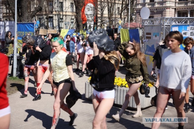В Чехии сотни цыган вышли на анти-украинский протест