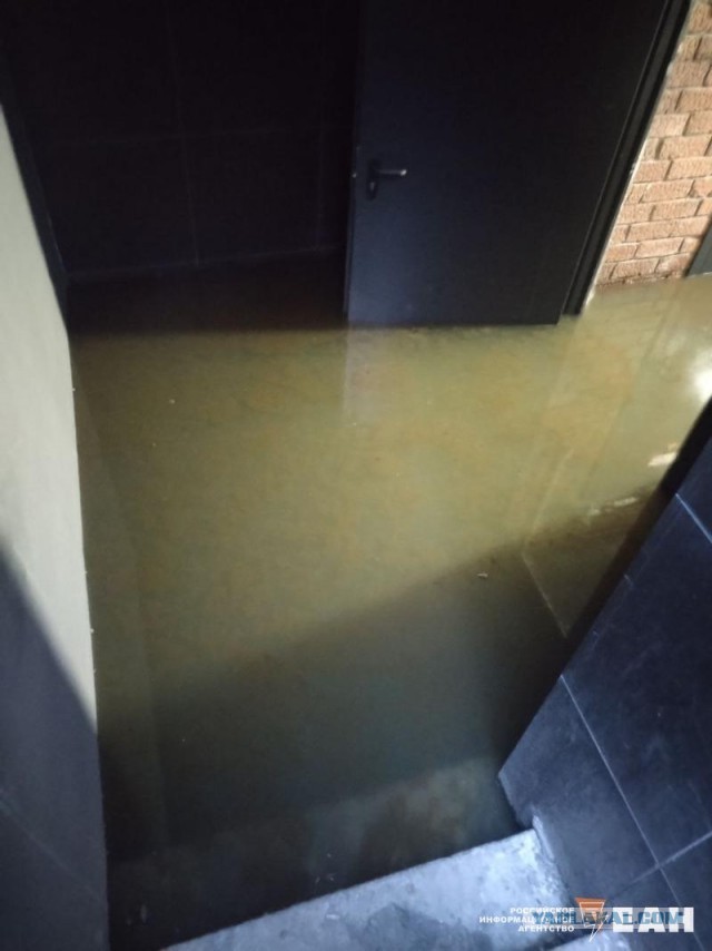 Канализация затопила новый дом в Екатеринбурге, который сдали в декабре 2024-го