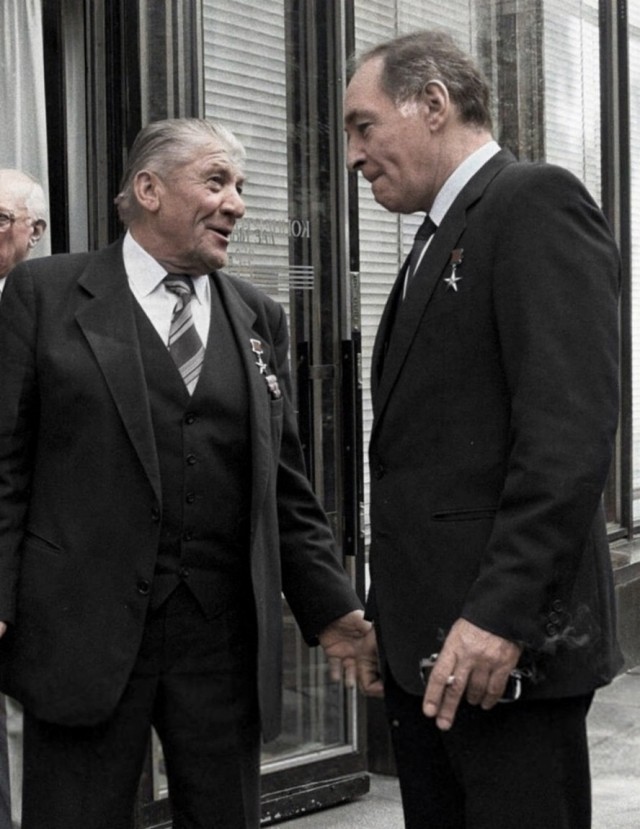 Интересные снимки известных людей 11.08.25