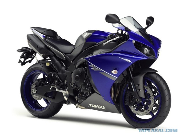 Mercedes SL63 vs. Yamaha R1