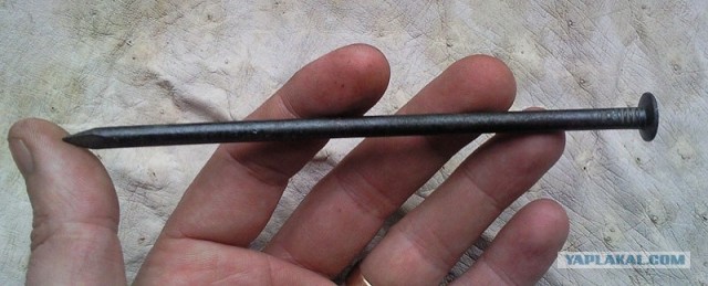 ЗУД В РУКАХ и брутальный гламур.