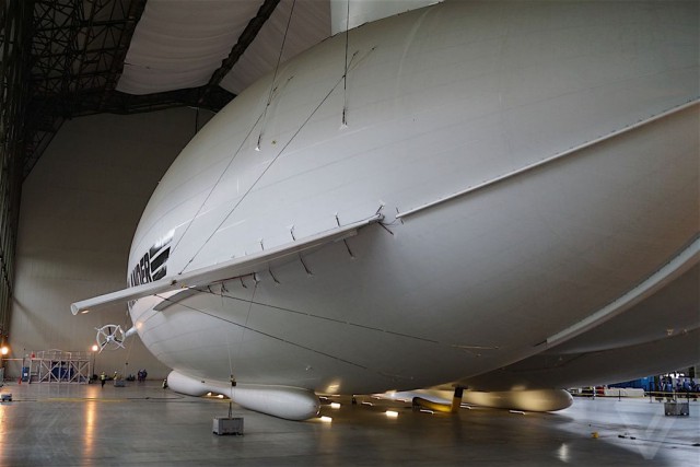 Дирижаблевая раскоряка или новые фото самого большого в мире дирижабля Airlander 10