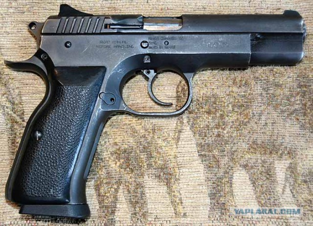 С миру по нитке. Израильское стрелковое оружие.