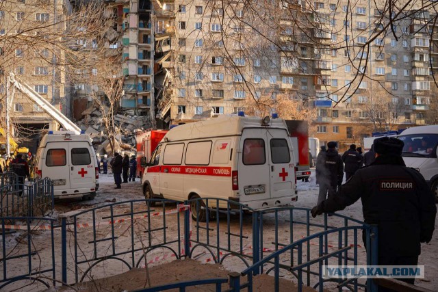 Мэр Магнитогорска назвал косметическими трещины в пережившем взрыв доме