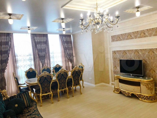 Так жить нельзя: нефтяников Сургута завалило золотом