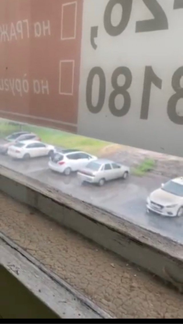 В Саратове, в заводском районе прорвало канализацию