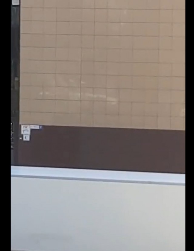 Грузовой монстр устроил погром в жилом дворе