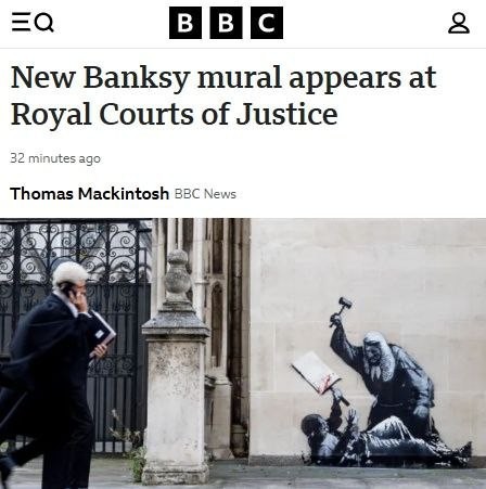 Новая работа Бэнкси появилась на стене здания Королевского суда в Лондоне.