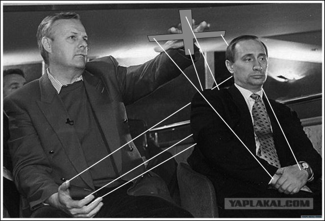 Собчак А.А. и его перспективный носильщик.