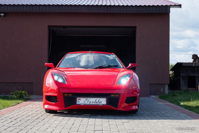 «Не удалось накопить на Ferrari, потому построил ее сам». Красная «Изольда» из белорусской провинции