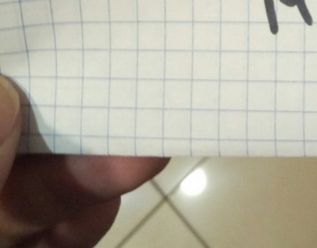 Нашёл бумажку на полу