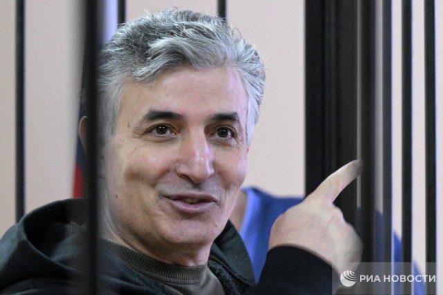 Завершено расследование дела экс-адвоката Эльмана Пашаева,